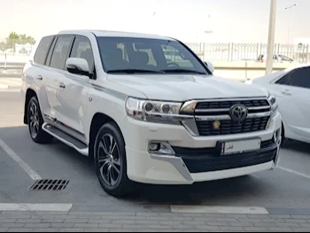 Toyota  Land Cruiser  VXR  2021  Automatic  159٬000 Km  8 Cylinder  Four Wheel Drive (4WD)  SUV  White