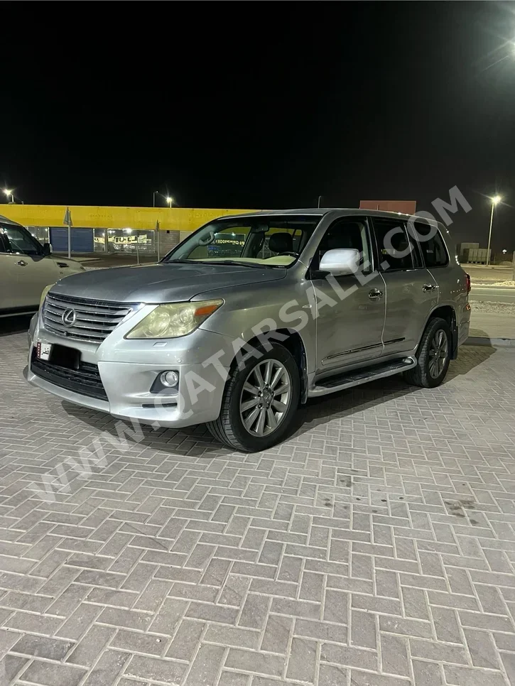 Lexus  LX  570  2011  Automatic  368,000 Km  8 Cylinder  Four Wheel Drive (4WD)  SUV  Silver