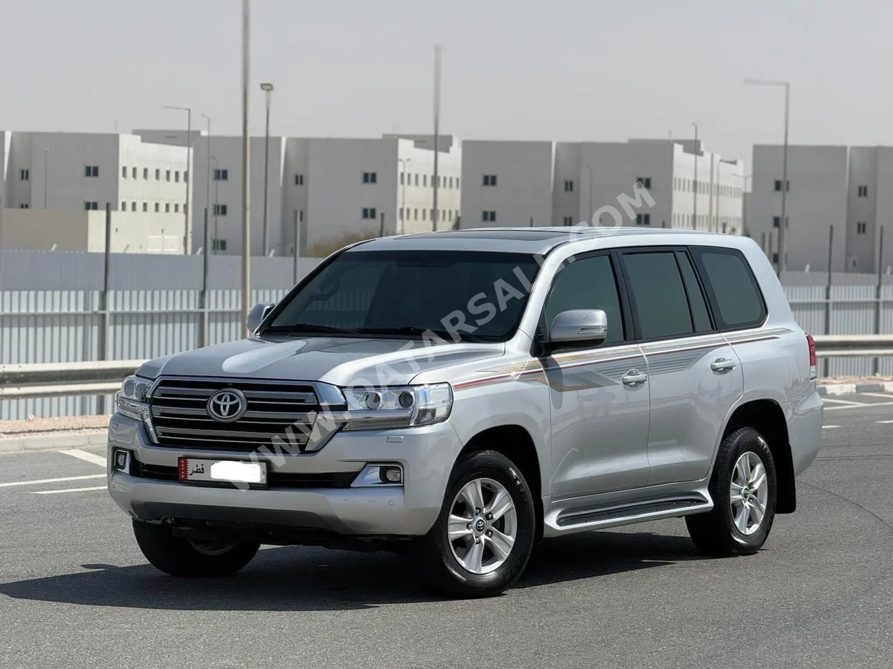 Toyota  Land Cruiser  GXR  2016  Automatic  134,000 Km  6 Cylinder  Four Wheel Drive (4WD)  SUV  Silver