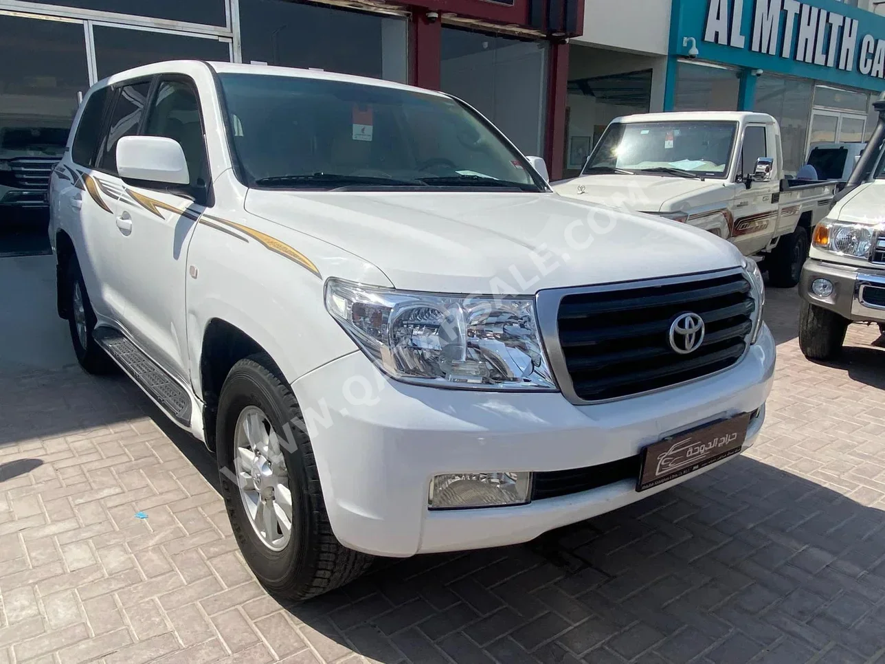 Toyota  Land Cruiser  GX  2011  Automatic  473,000 Km  6 Cylinder  Four Wheel Drive (4WD)  SUV  White