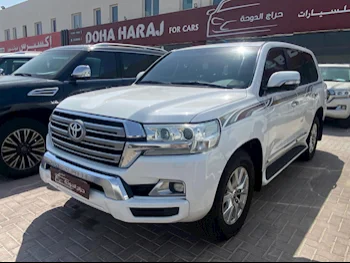 Toyota  Land Cruiser  GXR  2017  Automatic  362,000 Km  8 Cylinder  Four Wheel Drive (4WD)  SUV  White