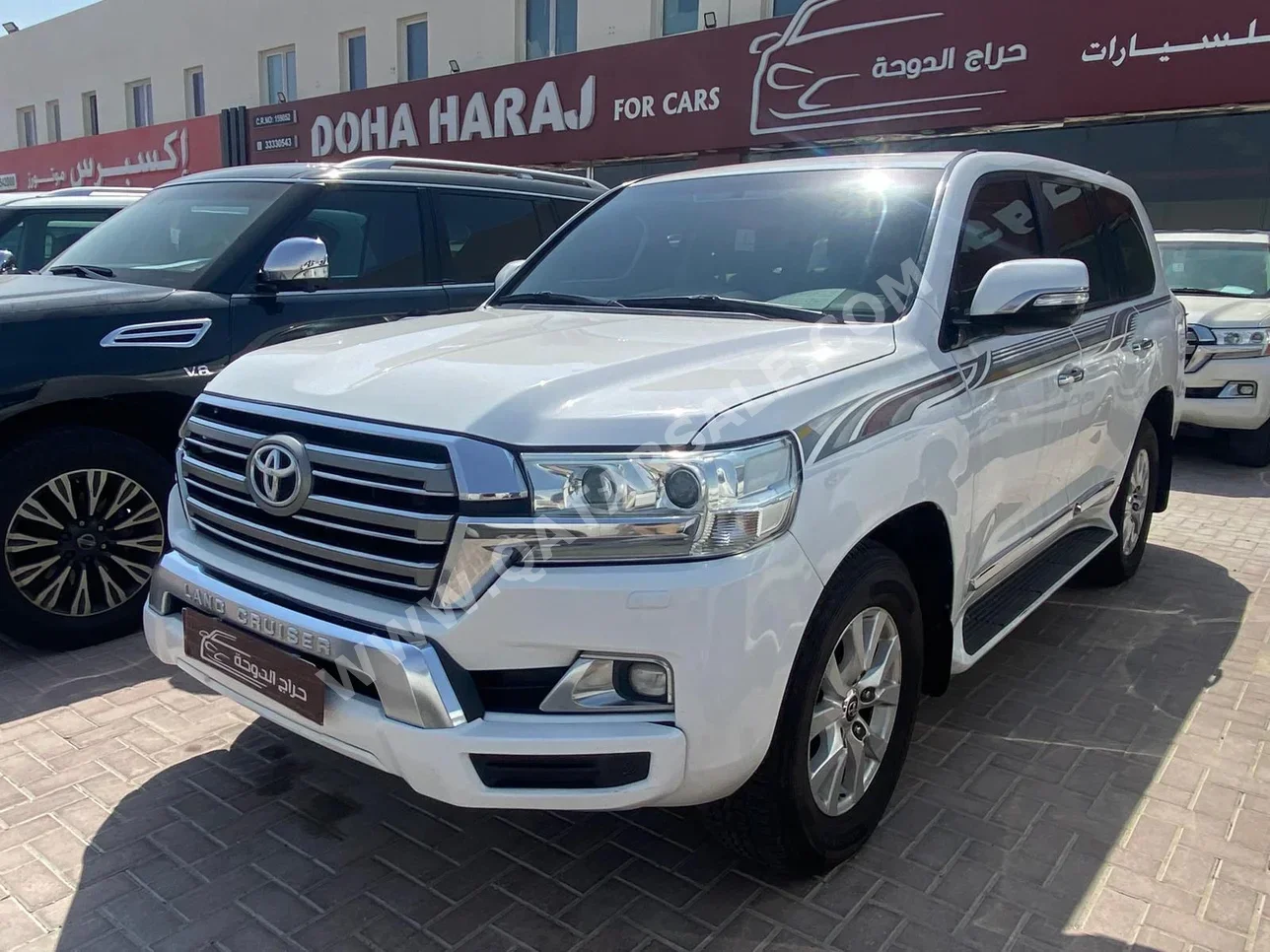 Toyota  Land Cruiser  GXR  2017  Automatic  362,000 Km  8 Cylinder  Four Wheel Drive (4WD)  SUV  White