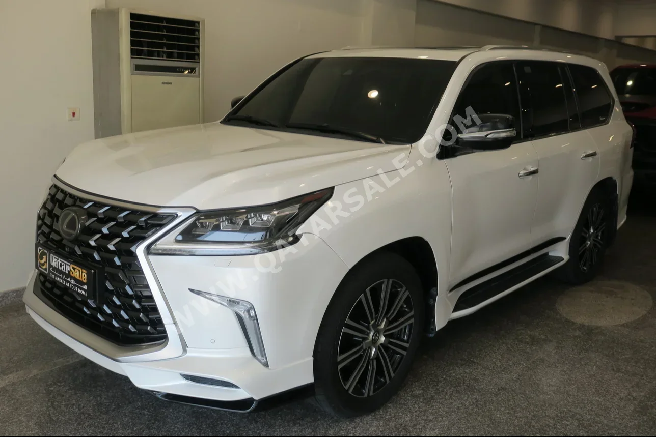 Lexus  LX  570 S  2018  Automatic  196,000 Km  8 Cylinder  Four Wheel Drive (4WD)  SUV  White