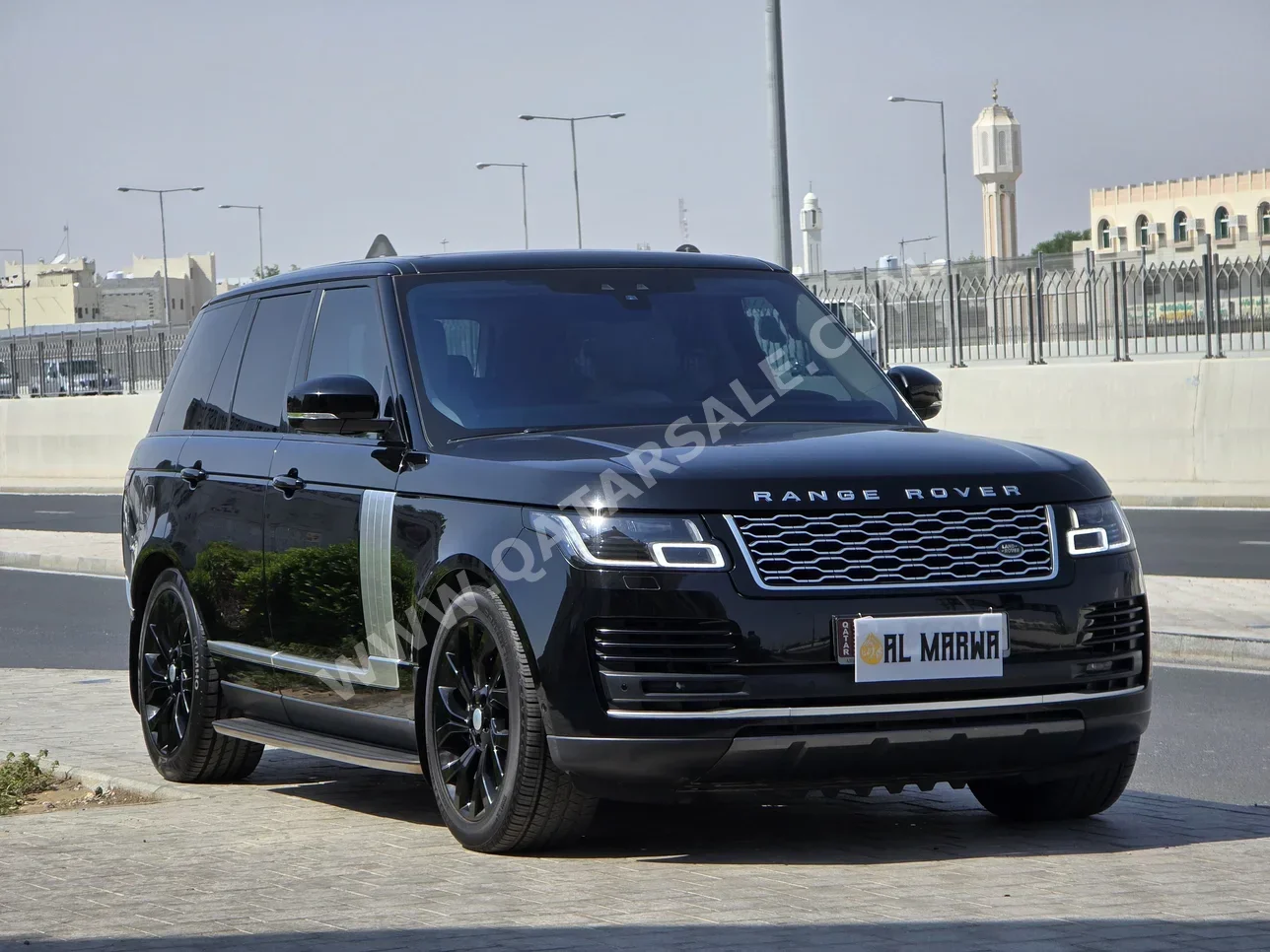 Land Rover  Range Rover  Vogue  2019  Automatic  82,000 Km  6 Cylinder  Four Wheel Drive (4WD)  SUV  Black