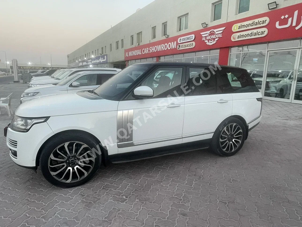 Land Rover  Range Rover  Vogue  Autobiography  2014  Automatic  191,000 Km  8 Cylinder  Four Wheel Drive (4WD)  SUV  White