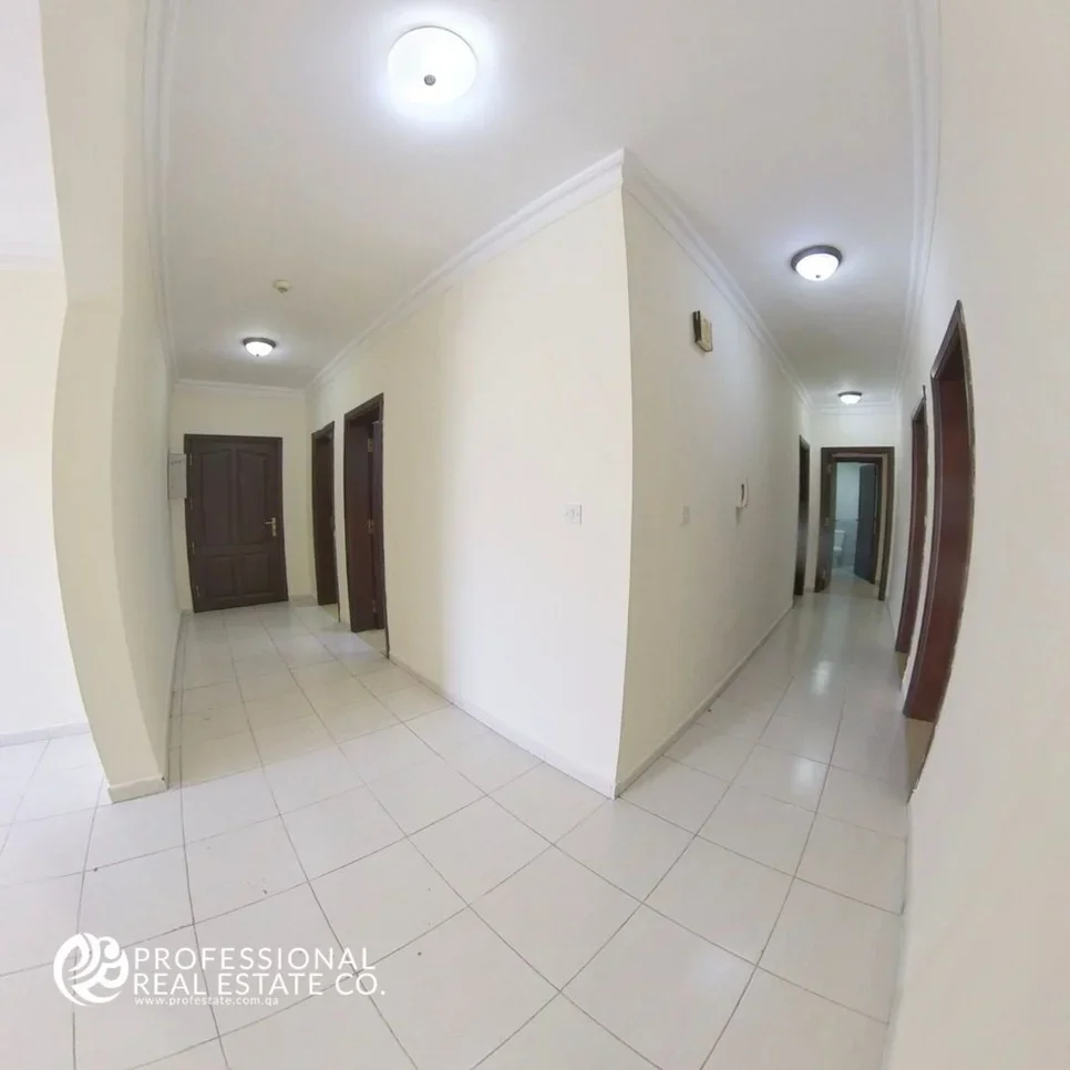 3 Bedrooms  Apartment  in Doha -  Najma  Not Furnished