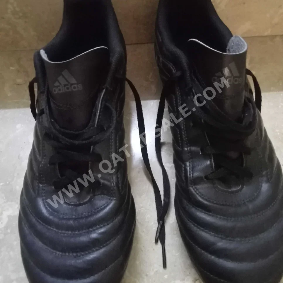 Sports Shoes Adidas /  Football  for Men  size 42