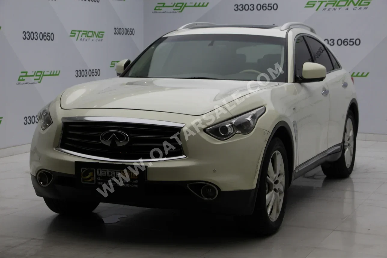 Infiniti  FX  35  2012  Automatic  202,000 Km  6 Cylinder  Four Wheel Drive (4WD)  SUV  White