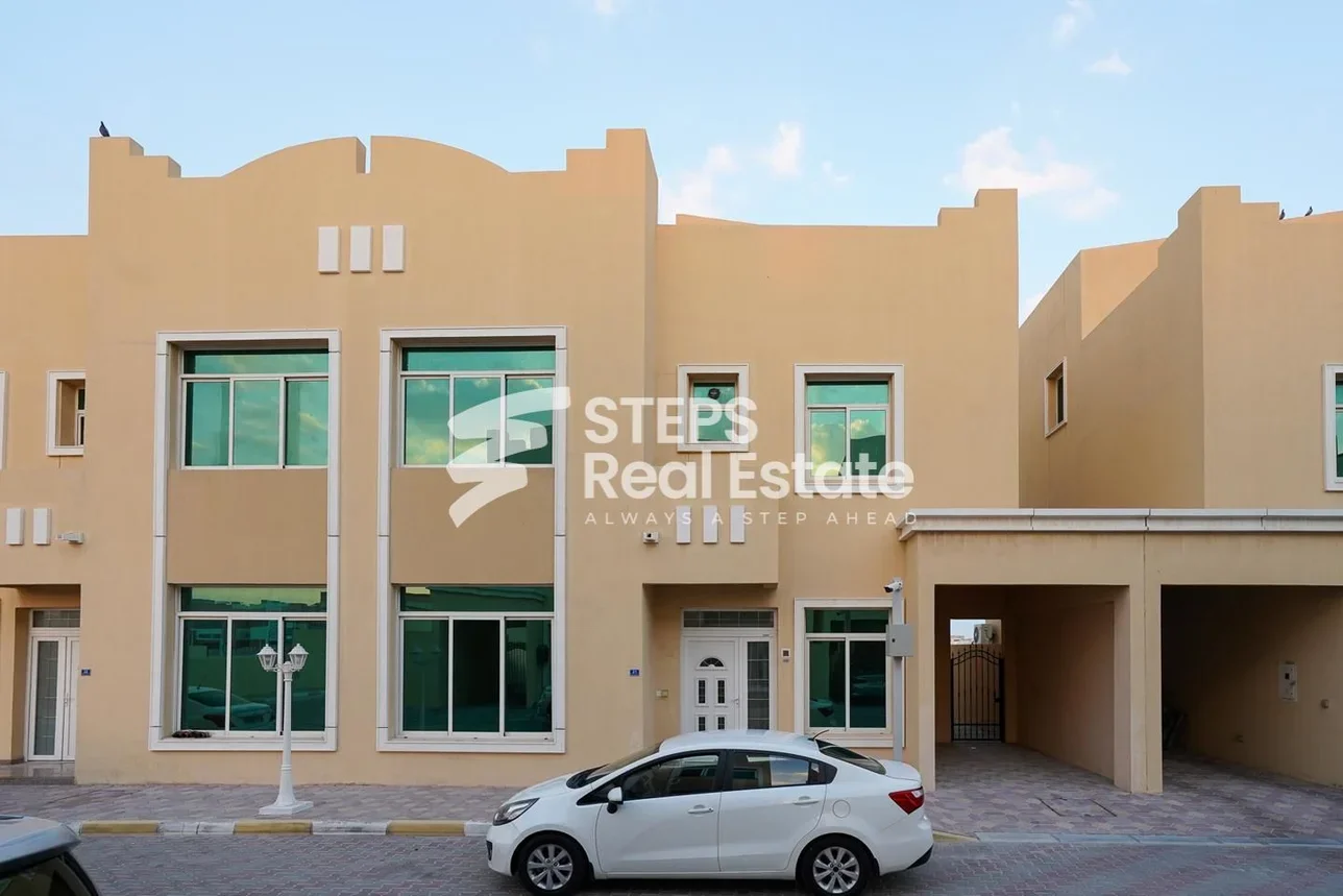 Family Residential  - Not Furnished  - Al Daayen  - Al Khisah  - 6 Bedrooms