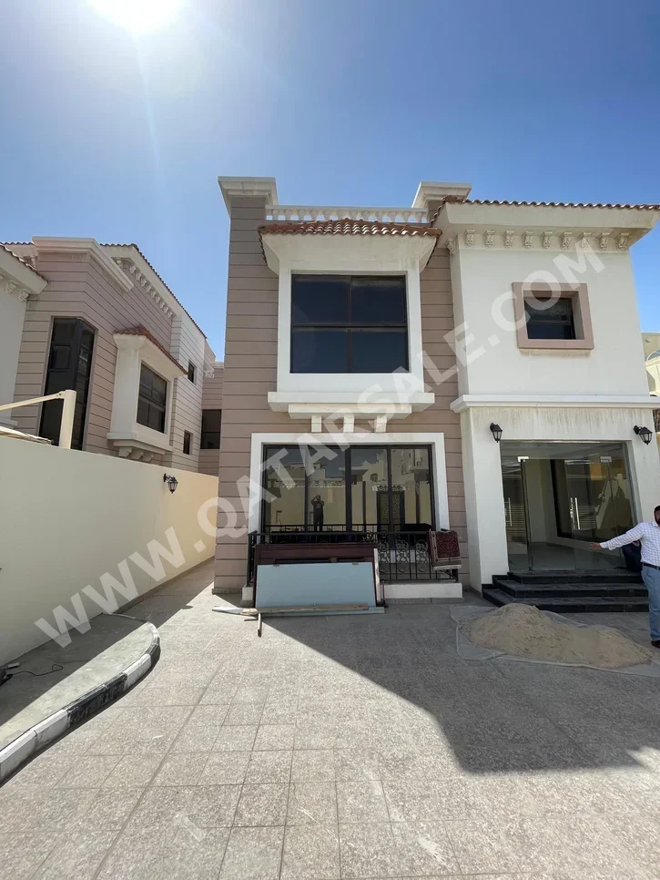 Family Residential  - Not Furnished  - Doha  - Nuaija  - 9 Bedrooms