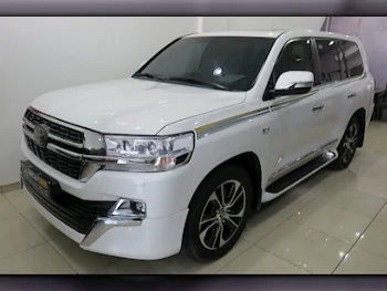 Toyota  Land Cruiser  VXR  2021  Automatic  83,000 Km  8 Cylinder  Four Wheel Drive (4WD)  SUV  White