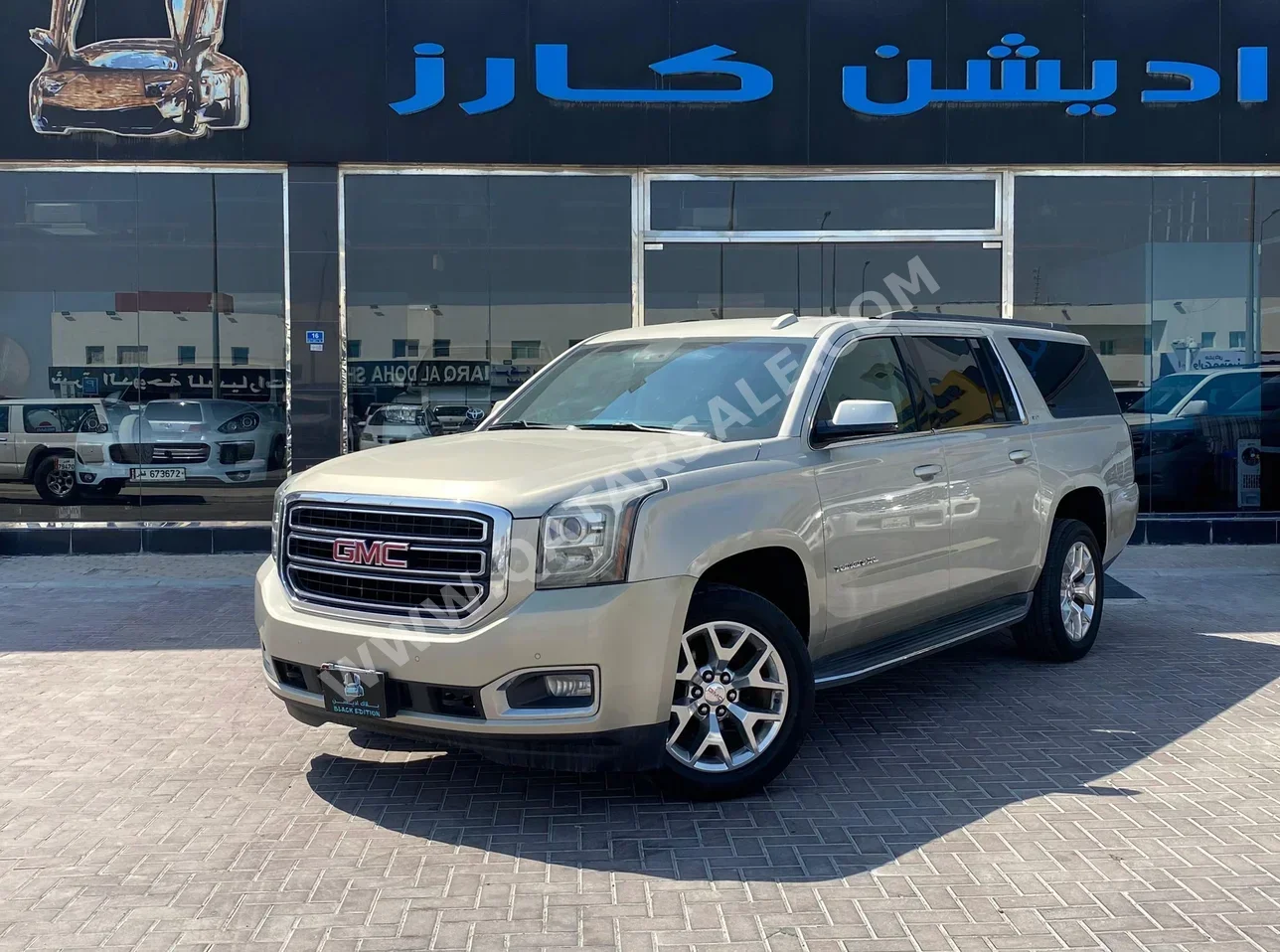 GMC  Yukon  XL  2015  Automatic  151,000 Km  8 Cylinder  Four Wheel Drive (4WD)  SUV  Gold