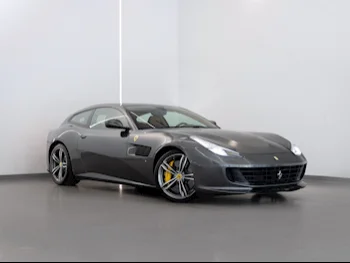 فيراري  GTC4lusso  2017  اوتوماتيك  39,900 كم  12 سلندر  دفع رباعي  كوبيه \ سبورت  رمادي  تحت الضمان