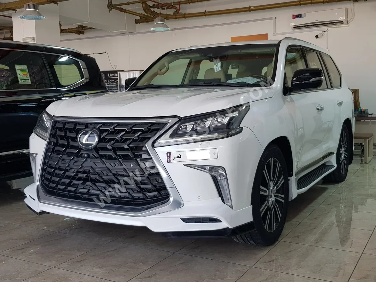 Lexus  LX  570  2018  Automatic  225,000 Km  8 Cylinder  Four Wheel Drive (4WD)  SUV  White