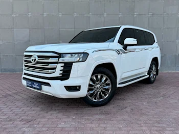 Toyota  Land Cruiser  GXR Twin Turbo  2022  Tiptronic  86,250 Km  6 Cylinder  Four Wheel Drive (4WD)  SUV  White