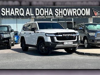 Toyota  Land Cruiser  GR Sport Twin Turbo  2023  Automatic  29٬000 Km  6 Cylinder  Four Wheel Drive (4WD)  SUV  White  With Warranty