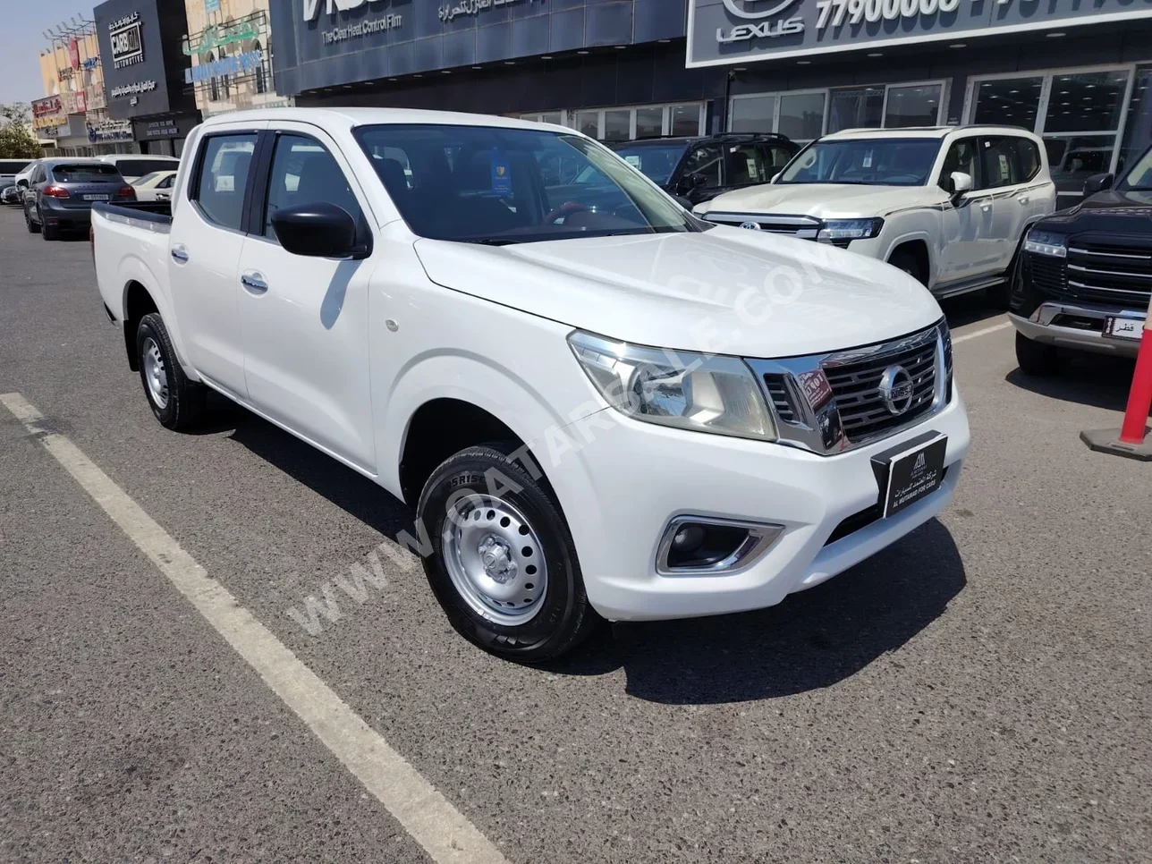 Nissan  Navara  SE  2017  Automatic  218,000 Km  4 Cylinder  Rear Wheel Drive (RWD)  Pick Up  White