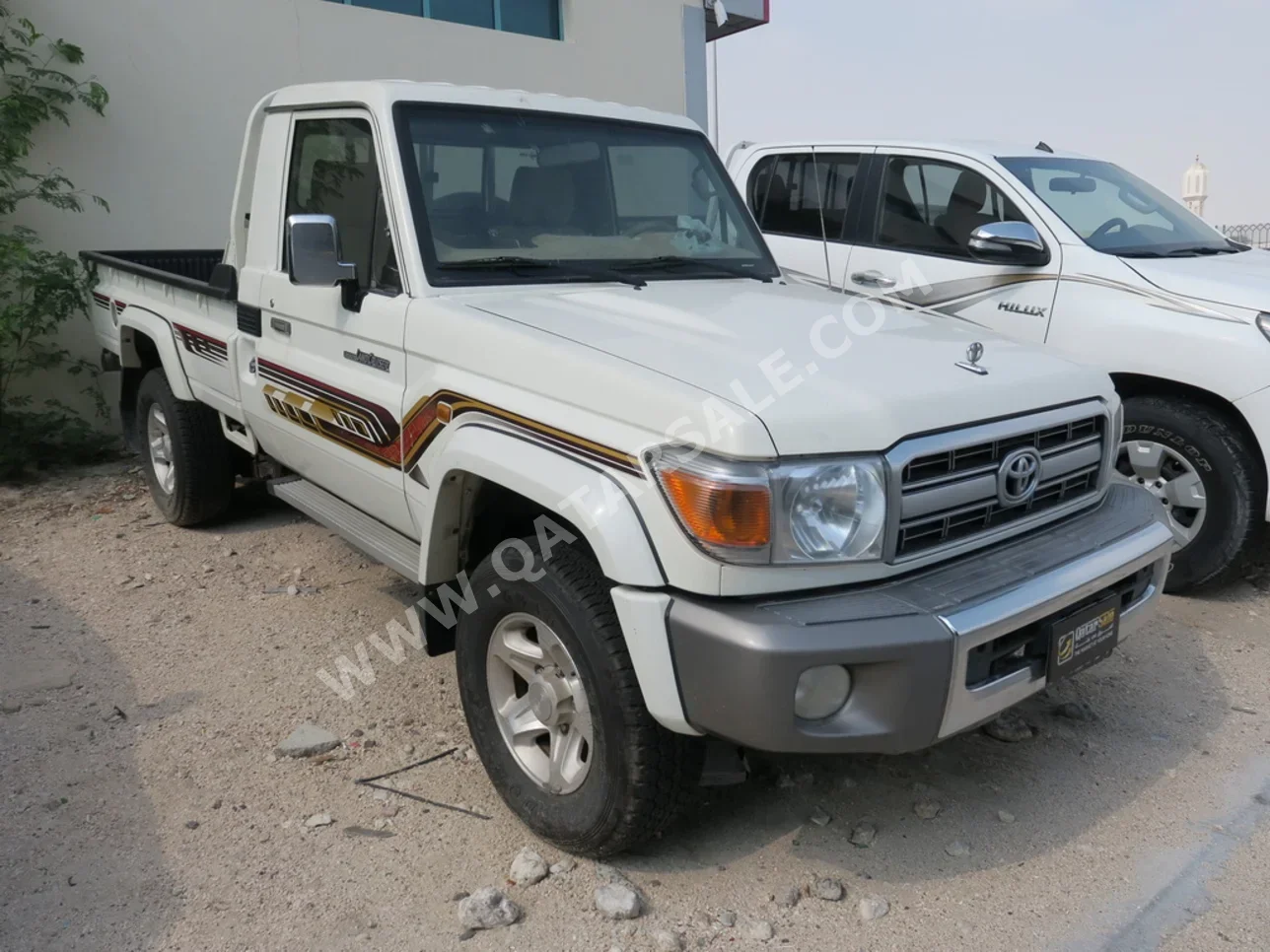 Toyota  Land Cruiser  LX  2020  Manual  163,000 Km  6 Cylinder  Four Wheel Drive (4WD)  Pick Up  White