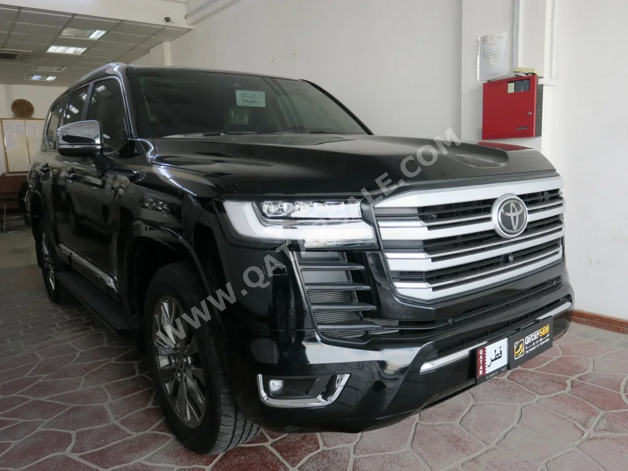 Toyota  Land Cruiser  VXR Twin Turbo  2024  Automatic  5,000 Km  6 Cylinder  Four Wheel Drive (4WD)  SUV  Black  With Warranty