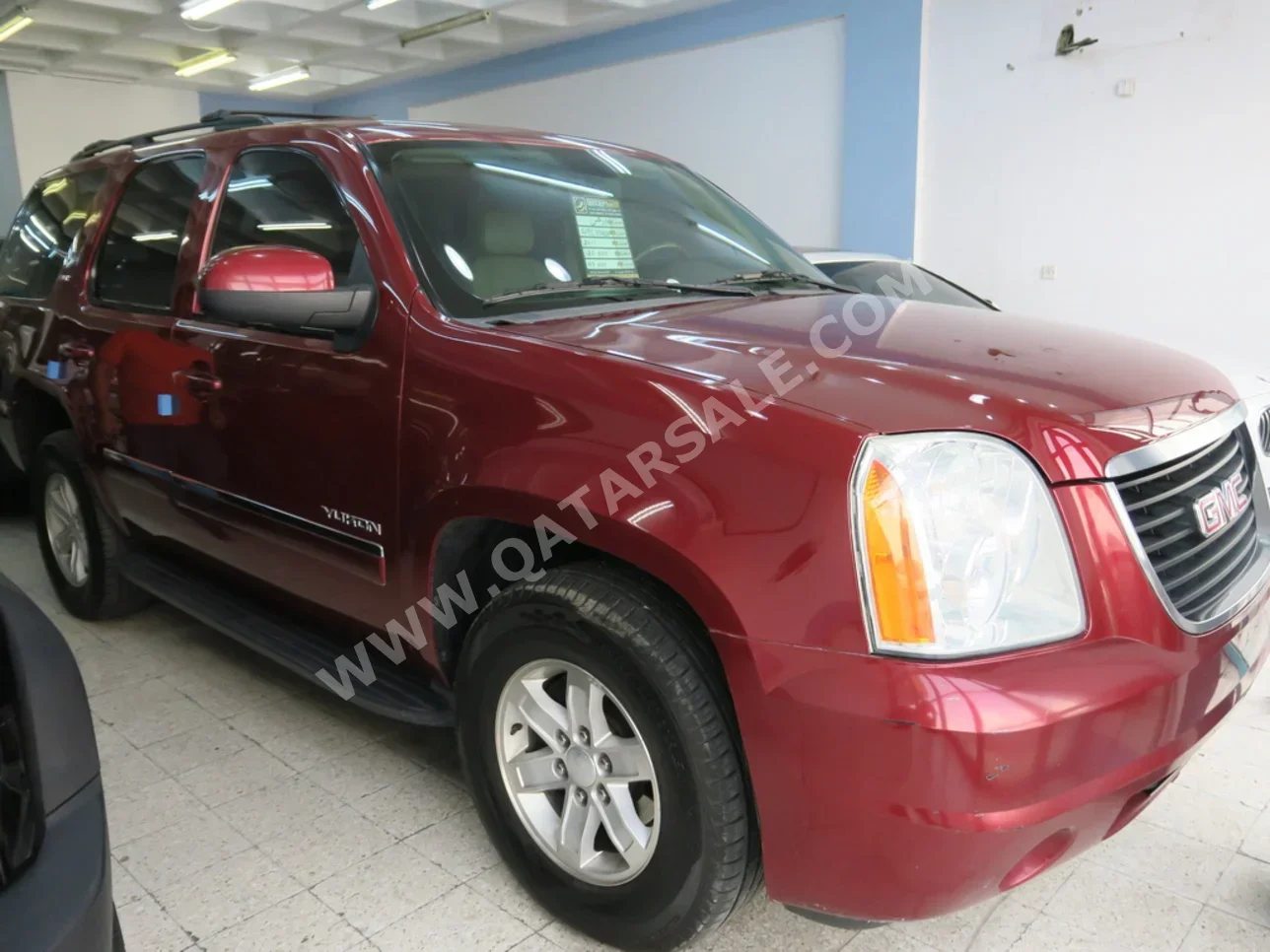 GMC  Yukon  2011  Automatic  120,000 Km  8 Cylinder  Four Wheel Drive (4WD)  SUV  Maroon