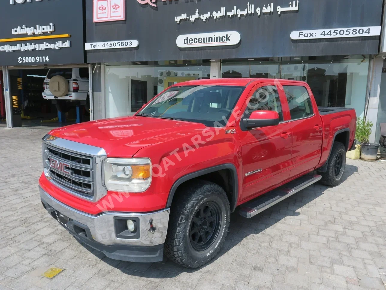 GMC  Sierra  1500  2016  Automatic  180,000 Km  8 Cylinder  Four Wheel Drive (4WD)  Pick Up  Red