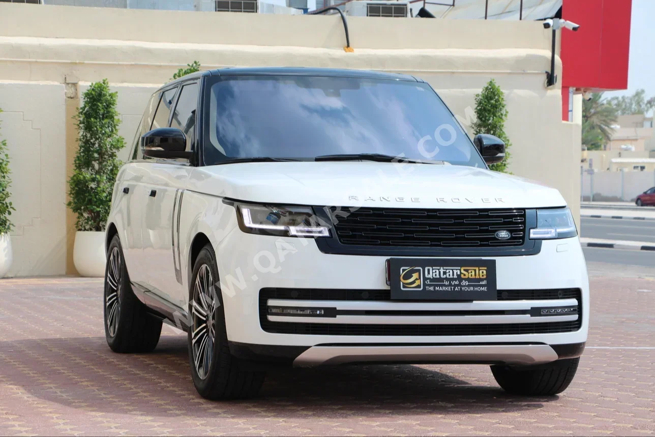Land Rover Range Rover Vogue White 2016 For Sale in Qatar