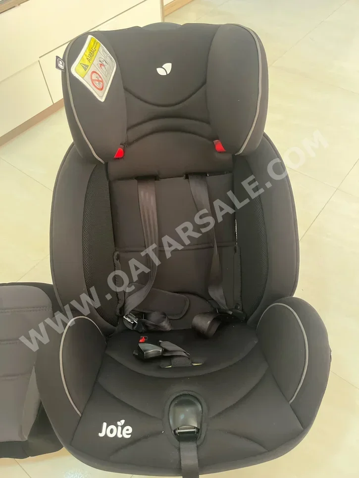  Black Convertible Car Seat (AllIn1) 12 To 23 Months For Sale in Qatar
