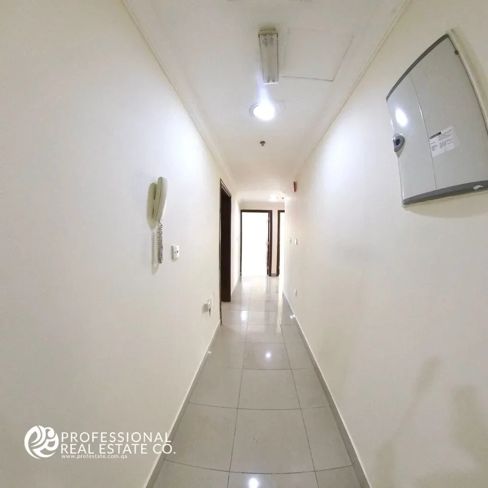 2 Bedrooms  Apartment  in Doha -  Fereej Bin Mahmoud  Not Furnished