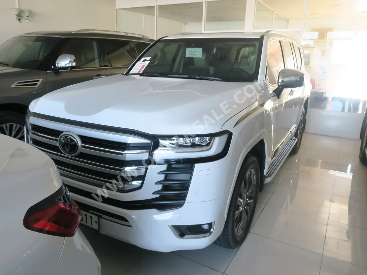  Toyota  Land Cruiser  VXR Twin Turbo  2023  Automatic  26,000 Km  6 Cylinder  Four Wheel Drive (4WD)  SUV  White  With Warranty