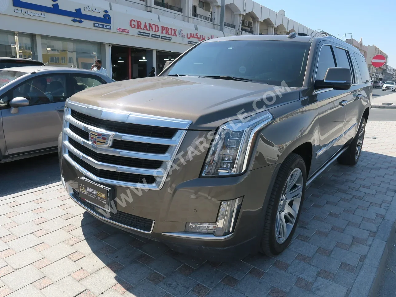 Cadillac  Escalade  2016  Automatic  161,000 Km  8 Cylinder  Four Wheel Drive (4WD)  SUV  Brown