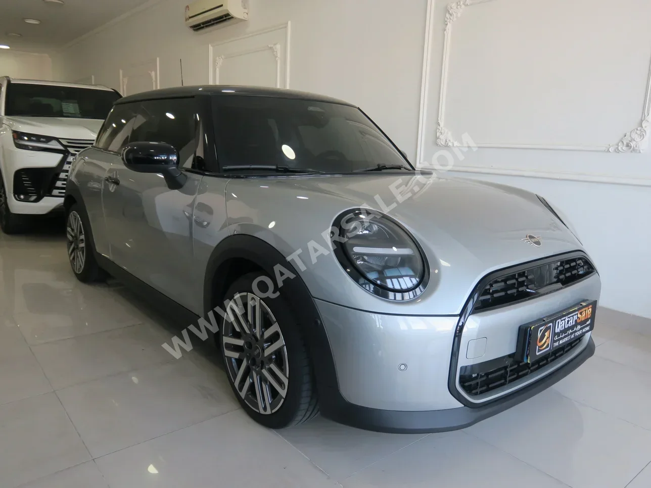  Mini  Cooper  2025  Automatic  1,600 Km  4 Cylinder  Front Wheel Drive (FWD)  Hatchback  Gray  With Warranty