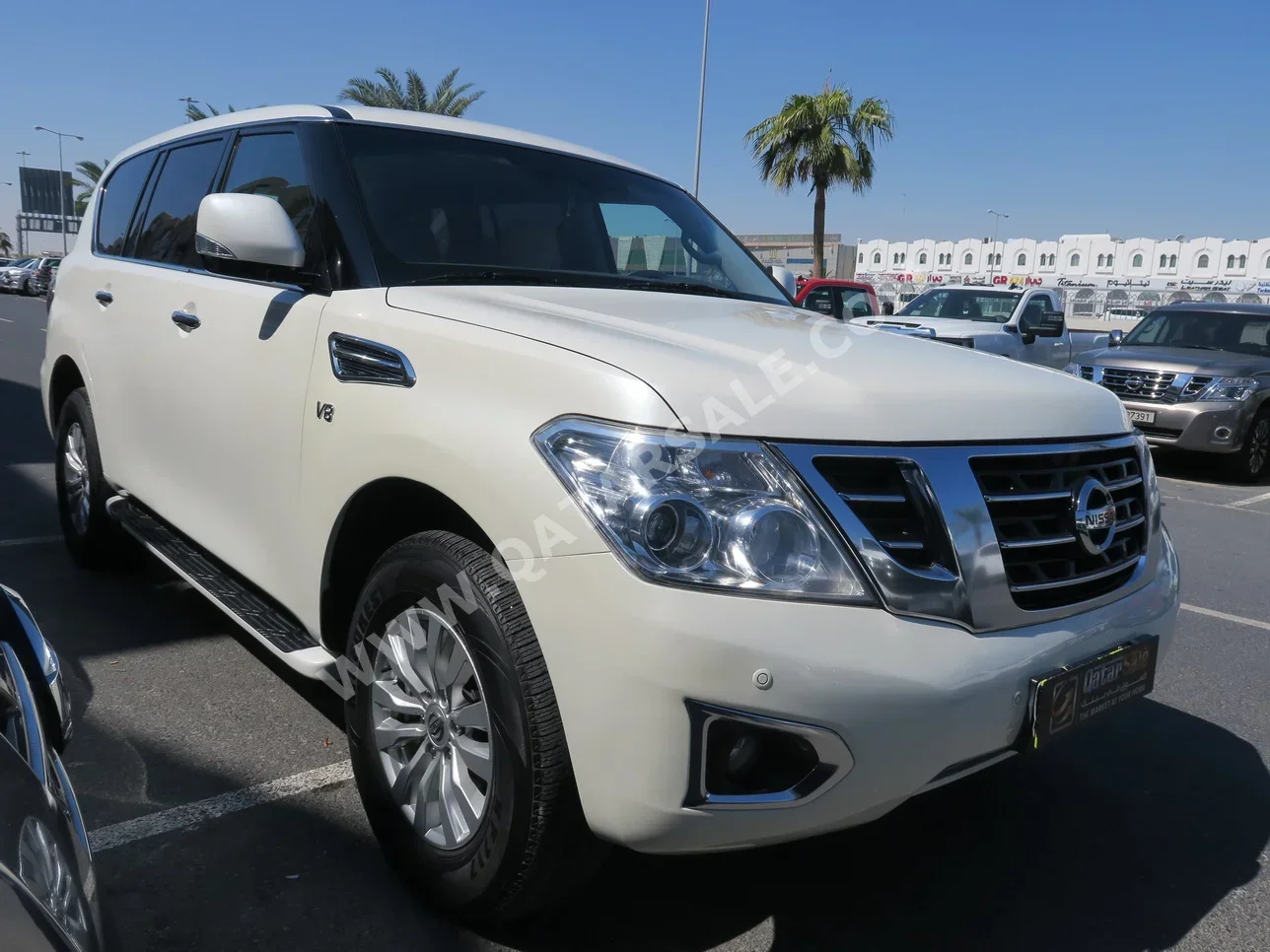 Nissan  Patrol  SE  2016  Automatic  200,000 Km  8 Cylinder  Four Wheel Drive (4WD)  SUV  White