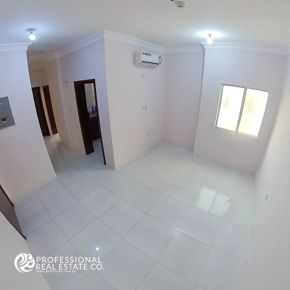 2 Bedrooms  Apartment  in Doha -  Fereej Bin Omran  Not Furnished