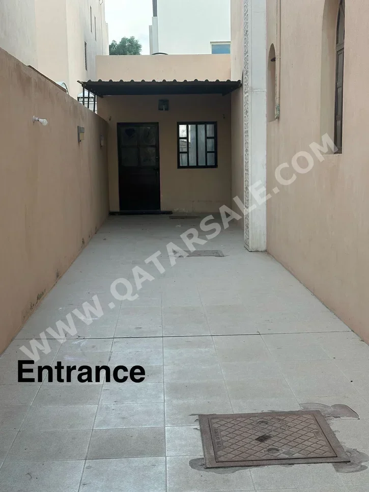 3 Bedrooms  Apartment  For Rent  in Al Wakrah -  Al Wukair  Not Furnished