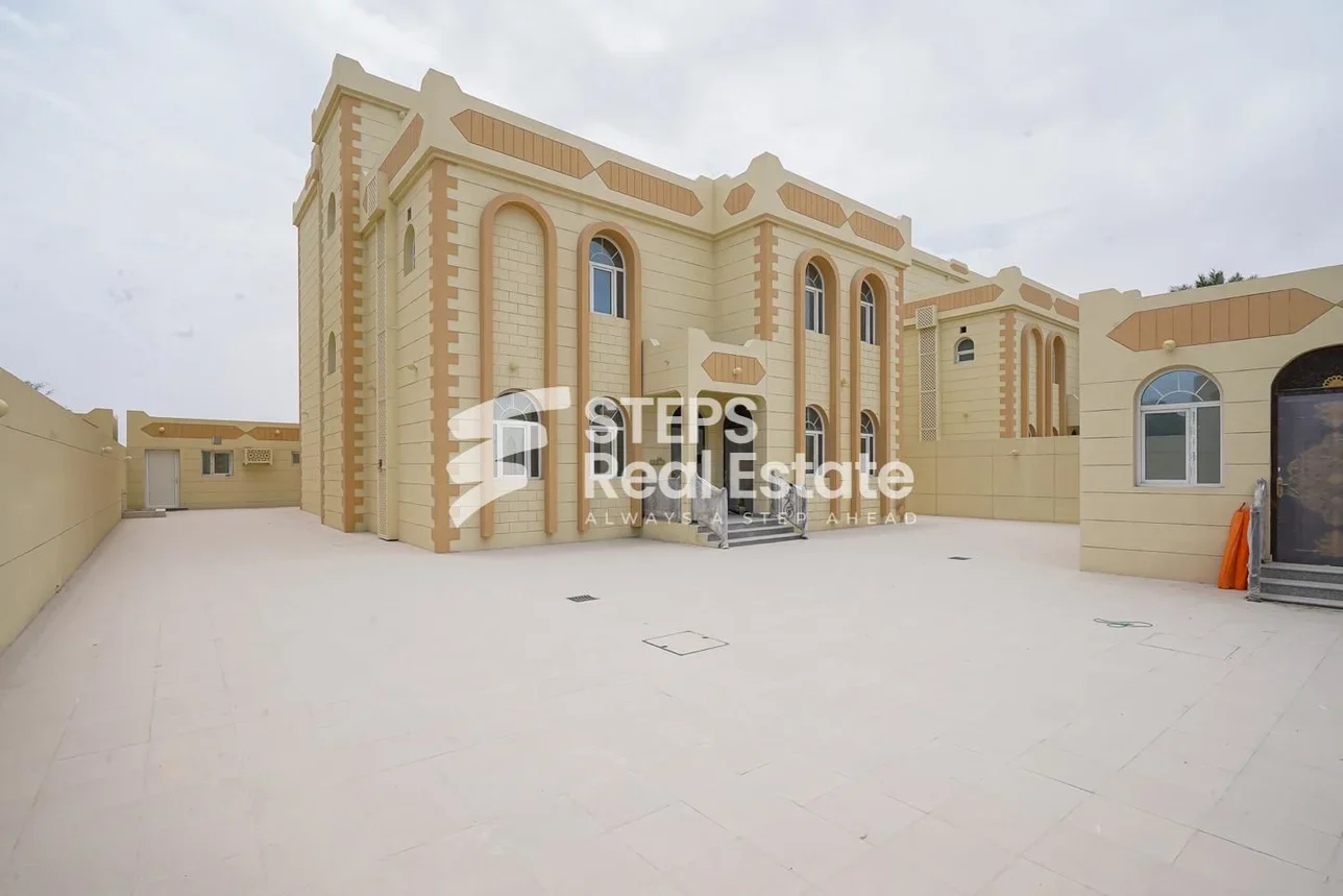 Family Residential  - Not Furnished  - Umm Salal  - Al Kharaitiyat  - 7 Bedrooms