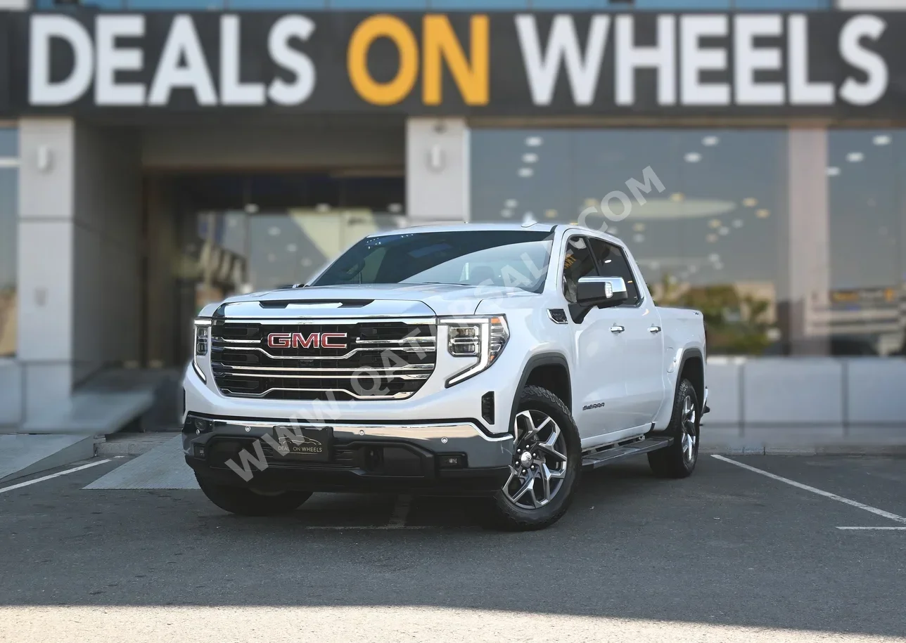 GMC  Sierra  SLT  2024  Automatic  2,000 Km  8 Cylinder  Four Wheel Drive (4WD)  Pick Up  White  With Warranty