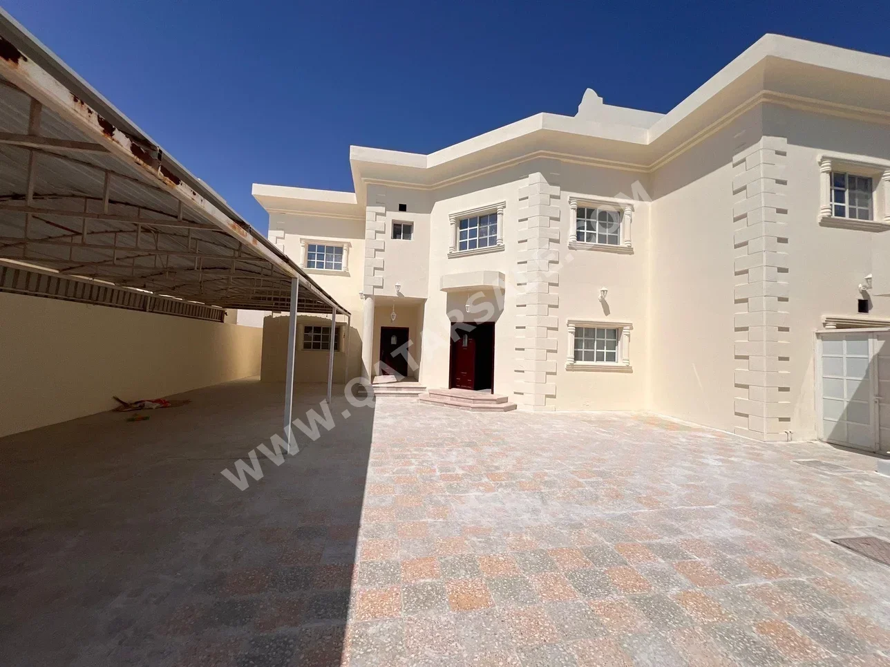 Service  - Not Furnished  - Doha  - Al Maamoura  - 6 Bedrooms