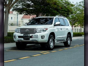 Toyota  Land Cruiser  GXR  2015  Automatic  159,000 Km  8 Cylinder  Four Wheel Drive (4WD)  SUV  White