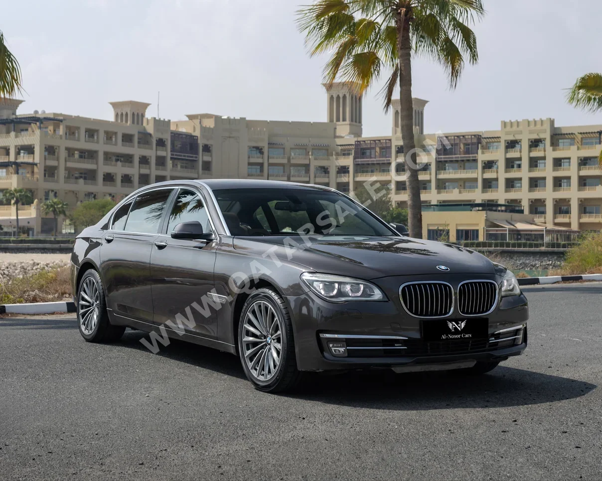 BMW  7-Series  730 Li  2014  Automatic  105,000 Km  6 Cylinder  Rear Wheel Drive (RWD)  Sedan  Gray