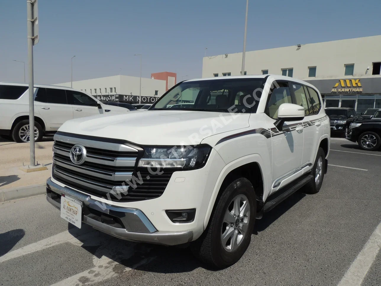 Toyota Land Cruiser GXR White 2022 For Sale in Qatar