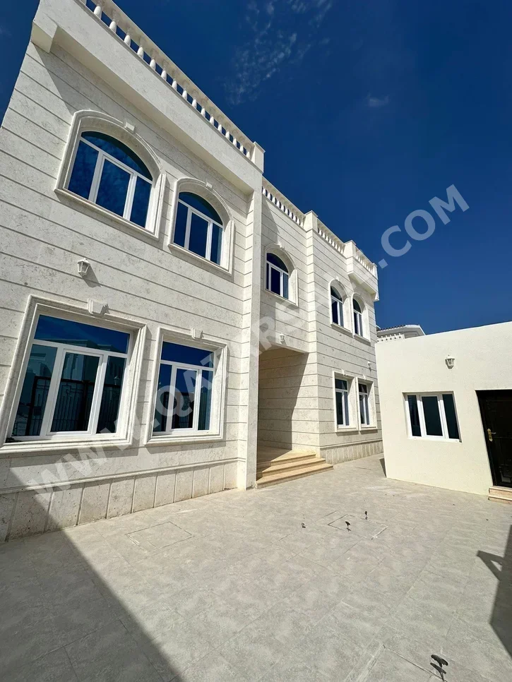 Family Residential  - Not Furnished  - Al Rayyan  - Izghawa  - 8 Bedrooms