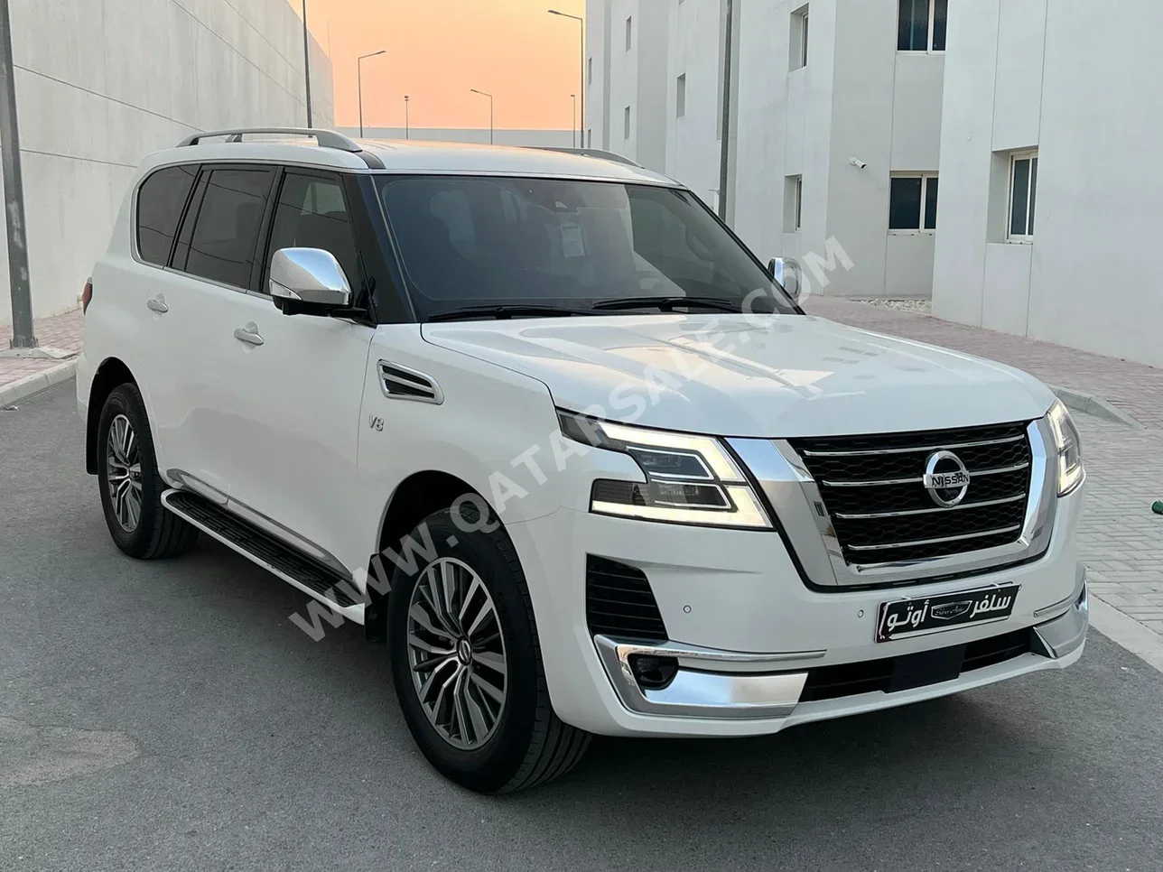 Nissan  Patrol  Platinum  2021  Automatic  97٬000 Km  8 Cylinder  Four Wheel Drive (4WD)  SUV  White  With Warranty