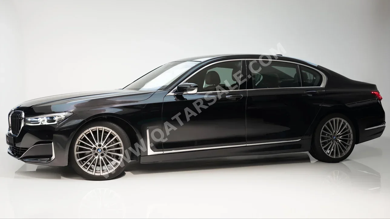 BMW  7-Series  730 Li  2022  Automatic  30٬000 Km  6 Cylinder  Rear Wheel Drive (RWD)  Sedan  Black