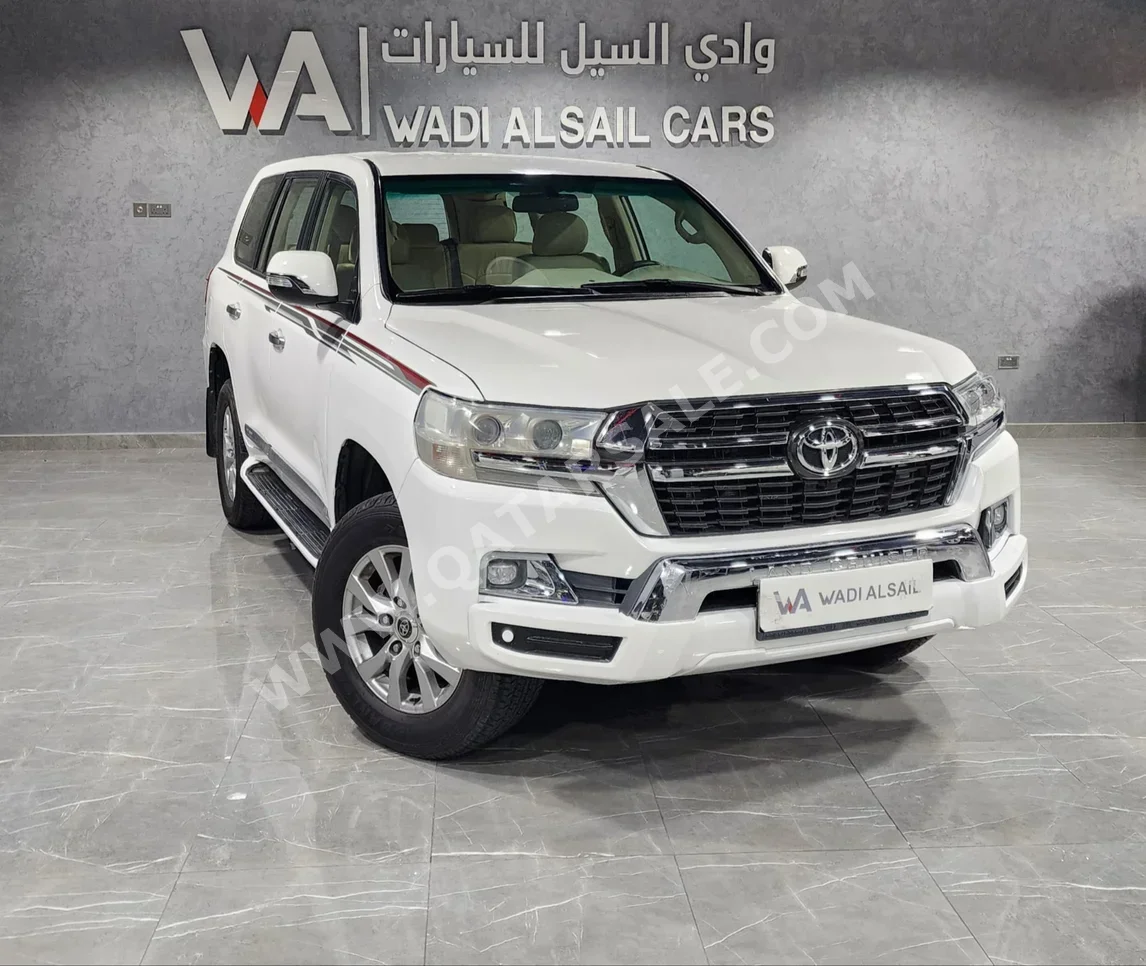 Toyota  Land Cruiser  G  2015  Automatic  267,000 Km  6 Cylinder  Four Wheel Drive (4WD)  SUV  White