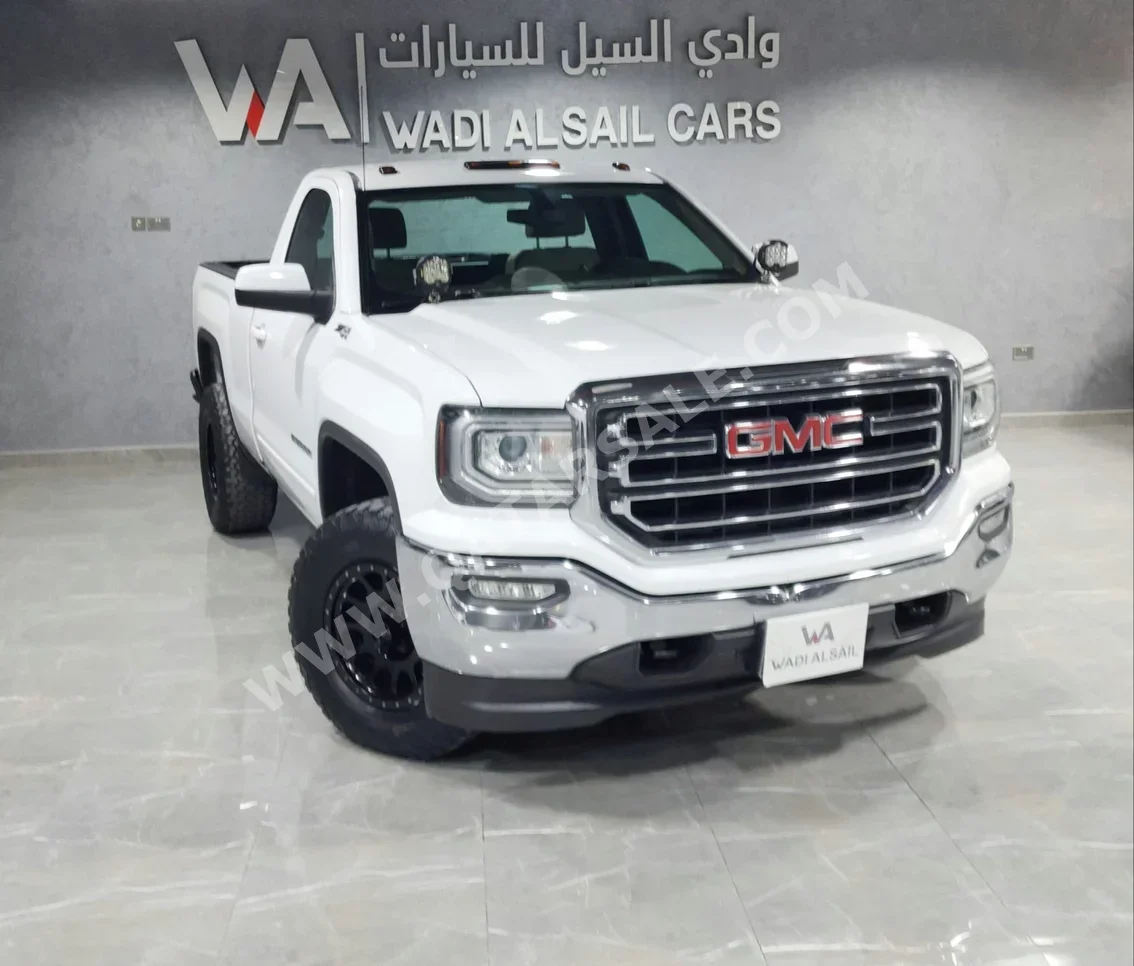 GMC  Sierra  2018  Automatic  173,000 Km  8 Cylinder  Four Wheel Drive (4WD)  Pick Up  White