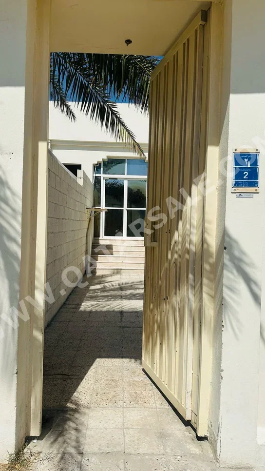 3 Bedrooms  Apartment  For Rent  in Al Rayyan -  Muaither  Not Furnished