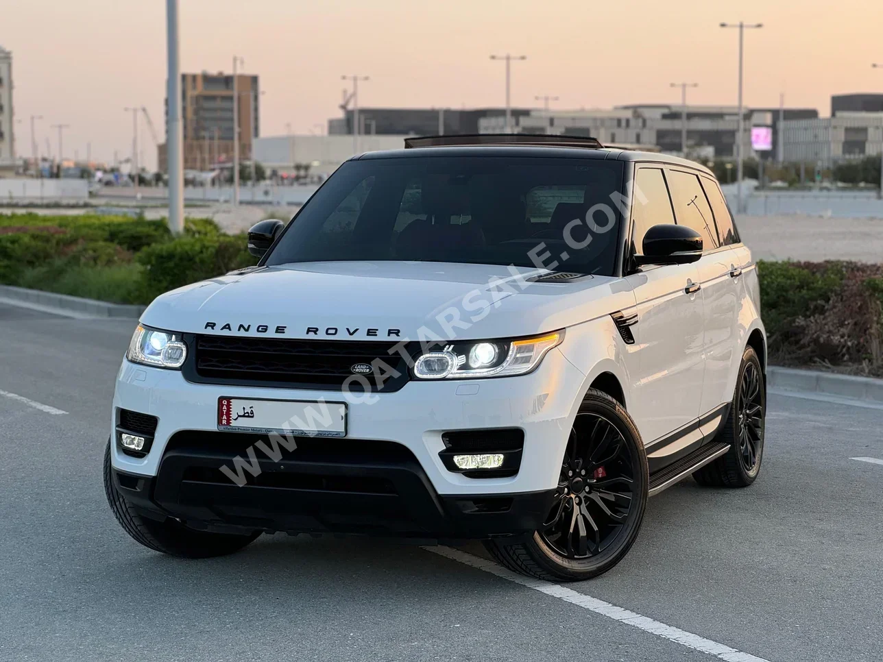 Land Rover Range Rover Sport Super charged White 2016 For Sale in Qatar