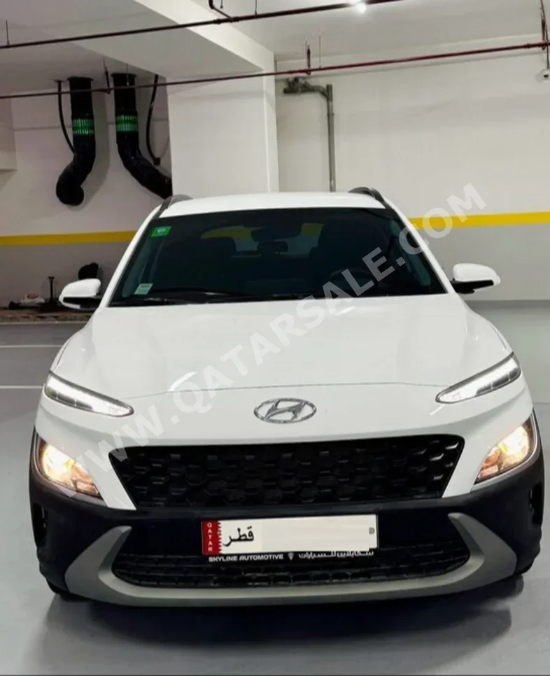 Hyundai  Kona  2022  Automatic  4,000 Km  4 Cylinder  All Wheel Drive (AWD)  SUV  White  With Warranty