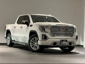 GMC  Sierra  Denali  2022  Automatic  48,000 Km  8 Cylinder  Four Wheel Drive (4WD)  Pick Up  White  With Warranty