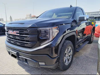 GMC  Sierra  Elevation  2022  Automatic  60,000 Km  8 Cylinder  Four Wheel Drive (4WD)  Pick Up  Black  With Warranty